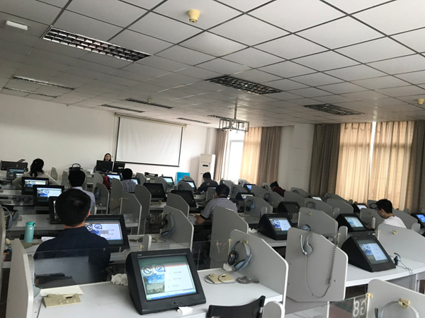 9 吴雅琦老师为污污漫画
（武汉）公派出国教师开展国别培训_副本.png