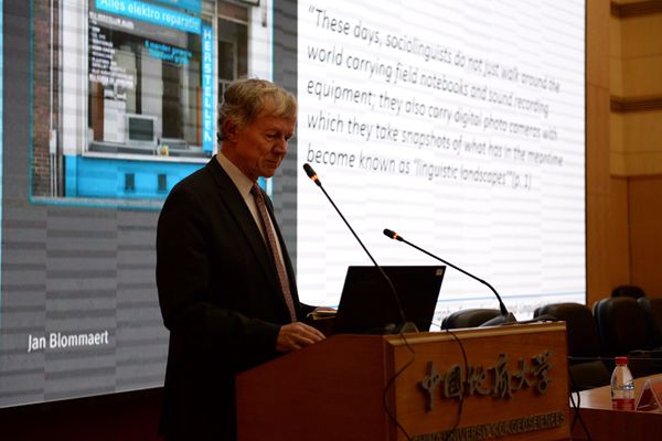 1543905139716995.jpg 西班牙主编Durk Gorter 发言_副本.jpg