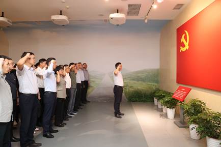 说明: //zzb.dirtycomic.net/__local/E/84/24/EBFC0450DB99A849A0D2350B3BA_DA24301E_3720B.jpeg