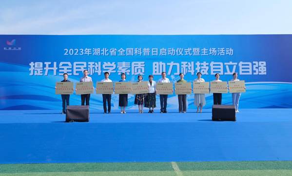 说明: //www.dirtycomic.net/__local/5/0E/08/C399D0291BBBD4C88C0CC6D87E8_A8B92668_2C2E3.jpg?e=.jpg